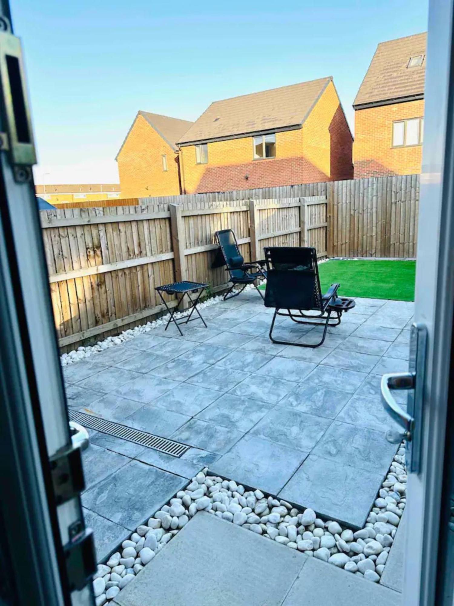 Stunning Private Room In A Home - Bathroom & Parking! Salford  Exteriör bild